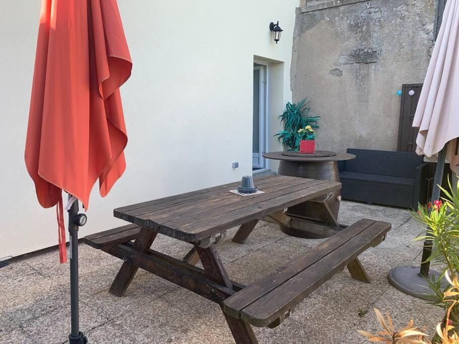 Studio Cosy Avec Terrasse. Apartment Boyer Exterior photo